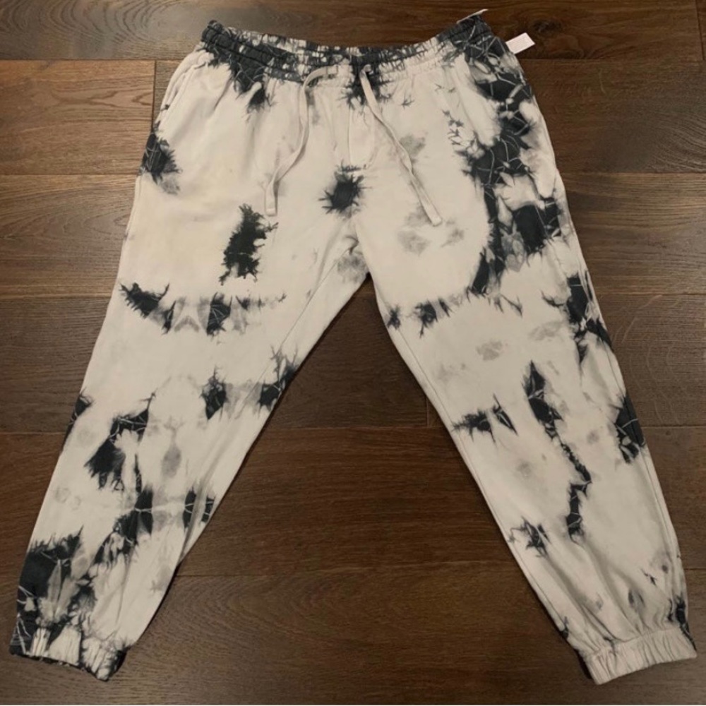 NEW Tie Dye Men’s Sweats Pants Grey And White Size: L